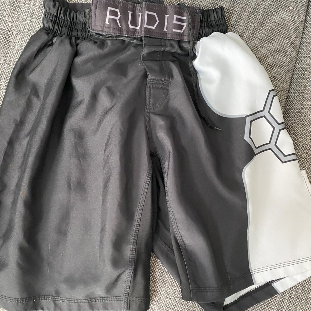 Youth Fight Shorts M